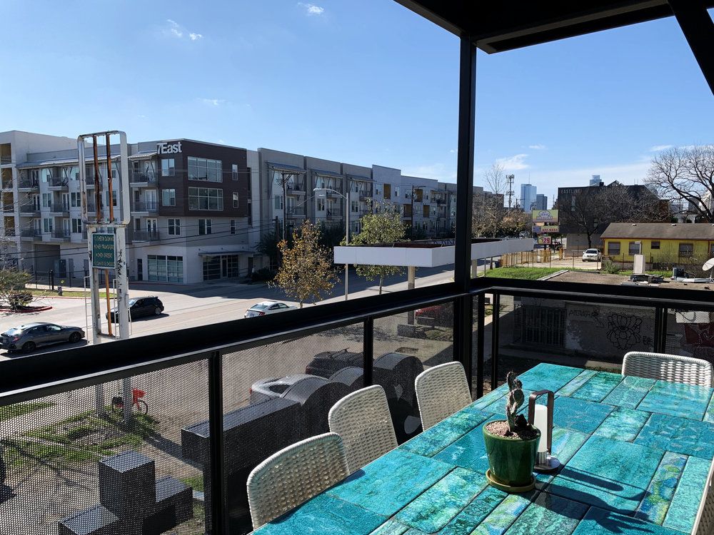 E. 7th Street Shared Office Space: 2120 E 7th St, Austin, TX 78702
